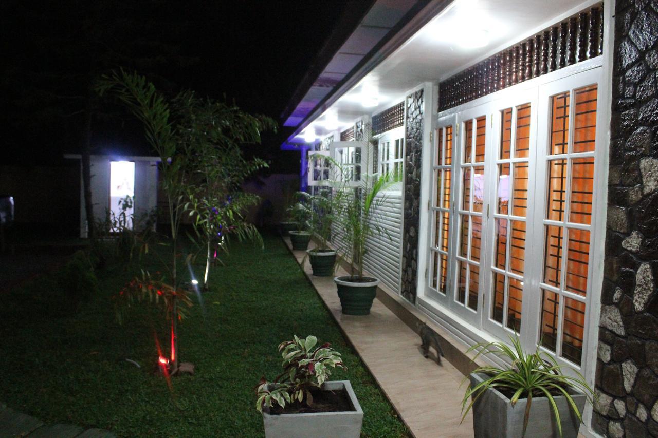 Nirmala Hotel And Restaurant Polonnaruwa Buitenkant foto