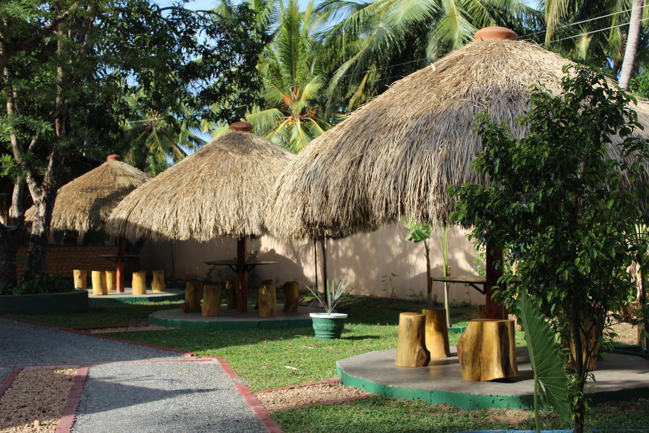 Nirmala Hotel And Restaurant Polonnaruwa Buitenkant foto
