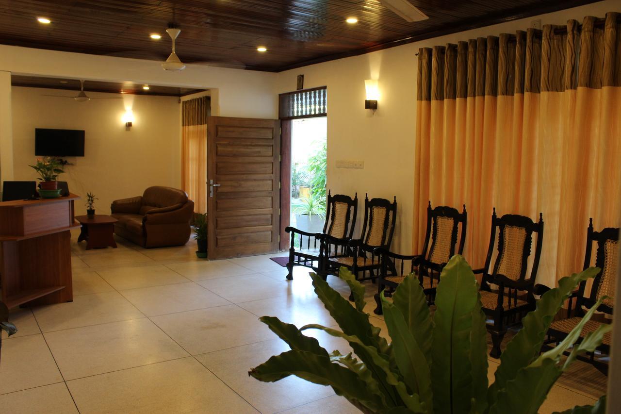 Nirmala Hotel And Restaurant Polonnaruwa Buitenkant foto
